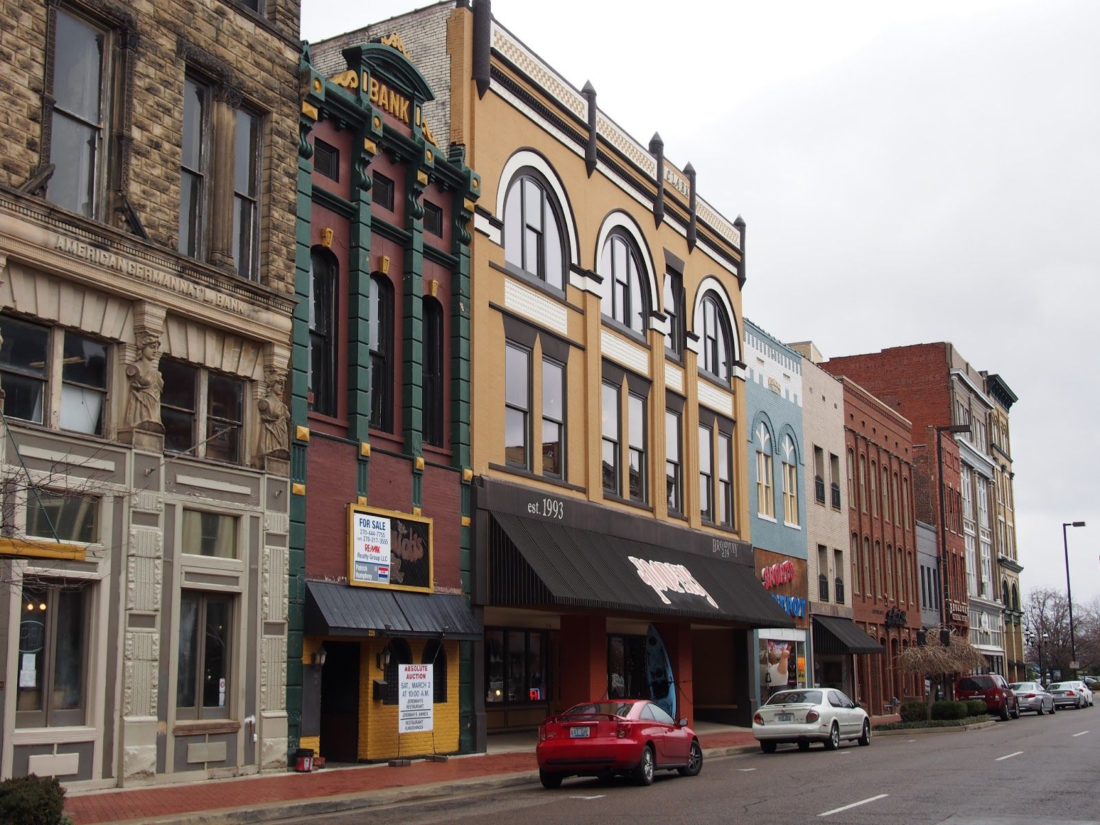 Paducah, street with buildings